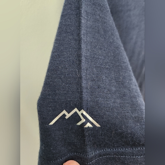 Merino Tech Wool Short Sleeve Shirt Navy Blue Women's Size Large NWOT - Picture 4 of 7